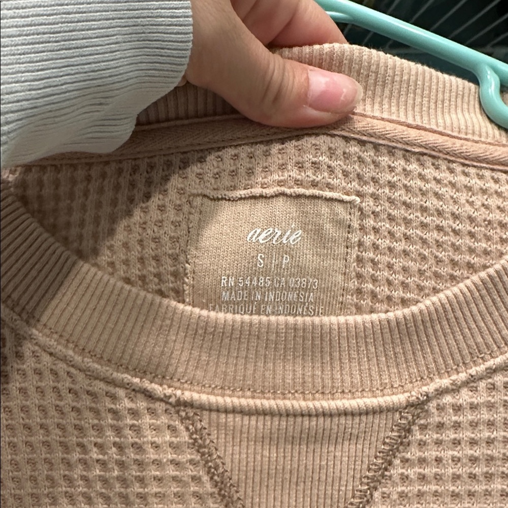 Aerie Chicago Light Tan waffle Sweater - Picture 4 of 5